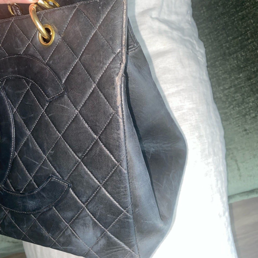 Chanel Black Lambskin Quilted Large Tote Bag with Gold Chain & Leather Handles - Picture 7 of 16